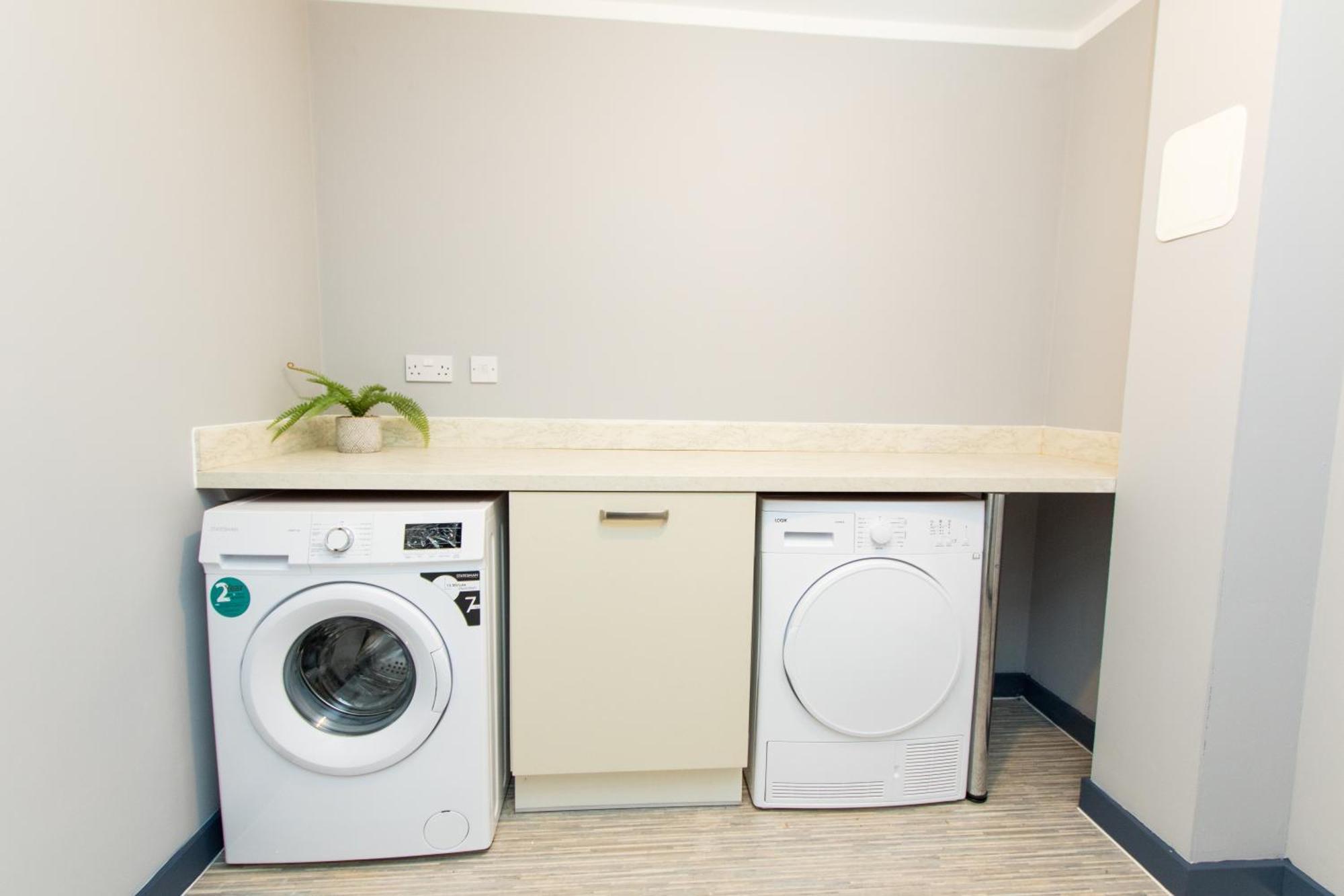 Free Parking 3 Bedroom House In Ноттингем Экстерьер фото